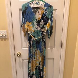 New wrap around floral dress with tags